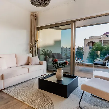 Διαμέρισμα Vacation With 2 Balconies And Private Rooftop Terrace All Yours *