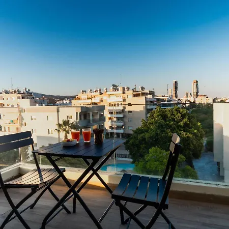 Vacation With 2 Balconies And Private Rooftop Terrace All Yours Διαμέρισμα Λεμεσός
