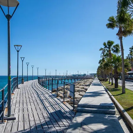 Vacation With 2 Balconies And Private Rooftop Terrace All Yours Διαμέρισμα *